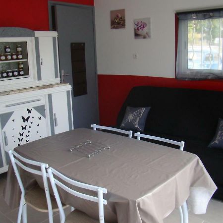 Studio/Gite Les Papillons Lablachere Екстер'єр фото