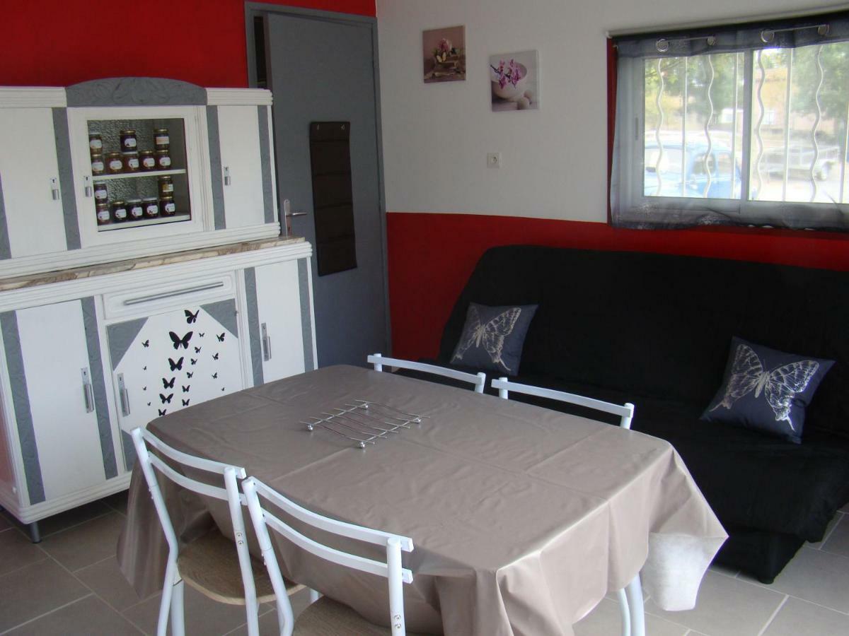 Studio/Gite Les Papillons Lablachere Екстер'єр фото